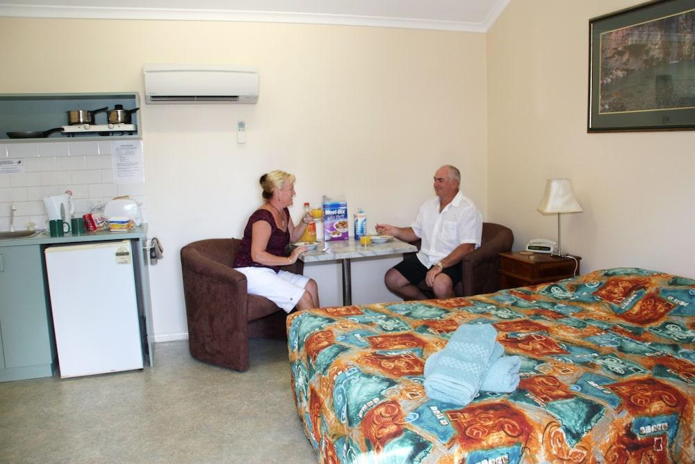 Lily Lagoon Resort Kununurra Exterior photo